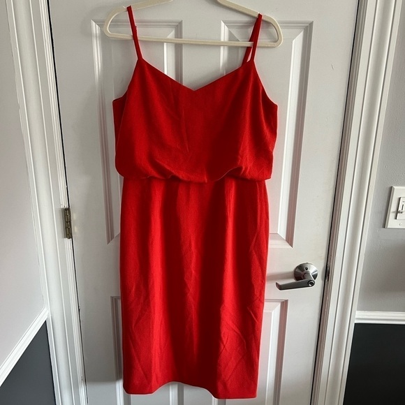 Dress The Population Alondra Dress in Poppy Short Dress - Picture 3 of 8